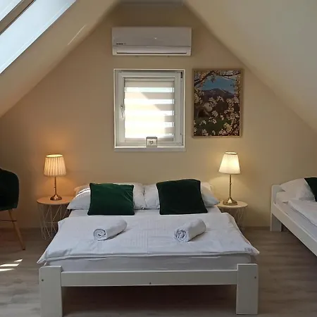 I U Doroty בית אירוח קרפאז'